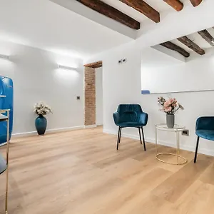 Piazza Indipendenza Loft & , Palermo Italia