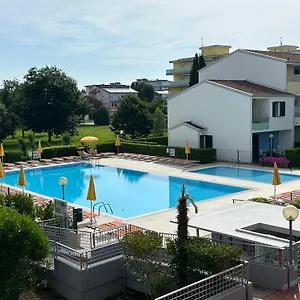 Apartmán Villaggio Luna Swimmingpool- Agenzia Cocal, Caorle